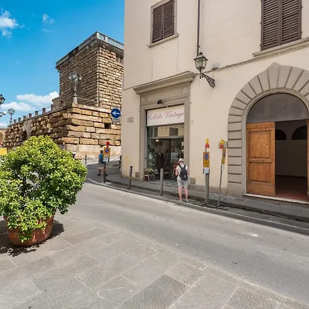 Hearth Of In Great Location * Florence