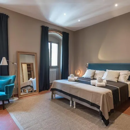 Hearth Of In Great Location * Florence